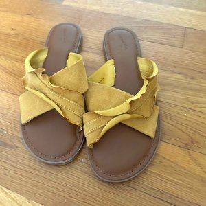 Universal Threads Yellow Ruffle Sandal Size 7.5